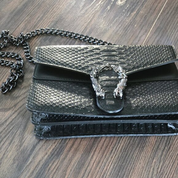 JBB Black Faux Snakeskin Leather Crossbody Chain Bag Triple Compartments NWOT - Picture 7 of 11